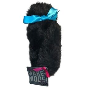 NWT Slipper Socks Make + Model Fuzzy Black Bow for Gifting Shoe Size 8.5 - 10